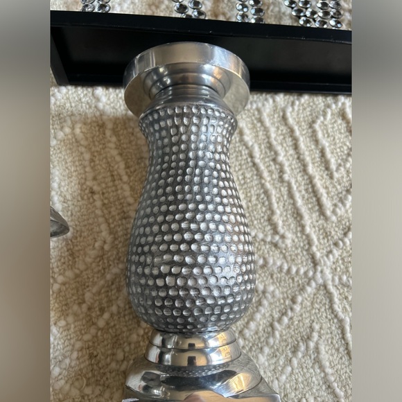 Two silver metal candle holders and one beaded lOVE sign - Picture 3 of 7